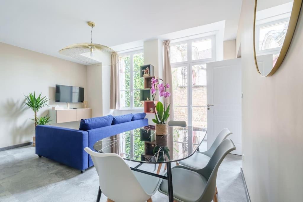 Appartement Lumineux Avec Cour 쇼몽 외부 사진