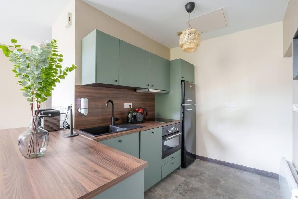 Appartement Lumineux Avec Cour 쇼몽 외부 사진